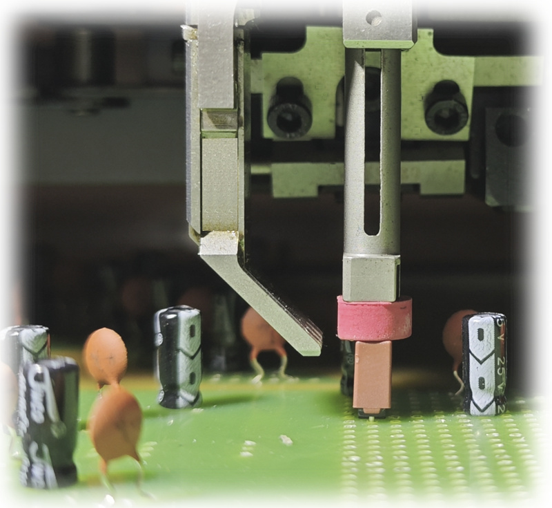 国产电路板自动插件机大概多少钱