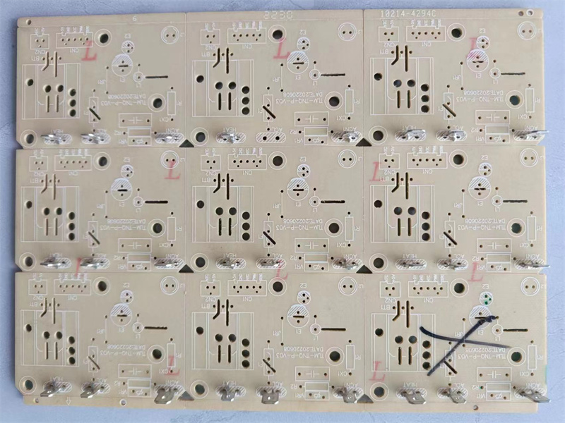 汽车电子的精密装配：自动立式插件机如何保障车载娱乐系统的质量