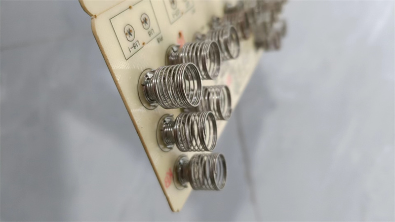 为什么电磁炉电路板的元器件插装如此重要？